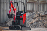 Гусеничный мини экскаватор RED Rhino RBX 15 Гусеничный мини экскаватор RED Rhino RBX 15