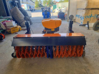 Щетка-отвал навесная для подметания, снегоуборочная с двигателем